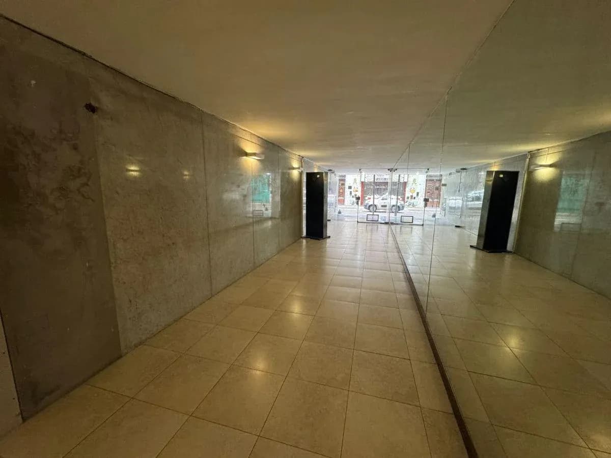 Departamento con Terraza Propia y Parrilla en Microcentro – Oportunidad — foto 4