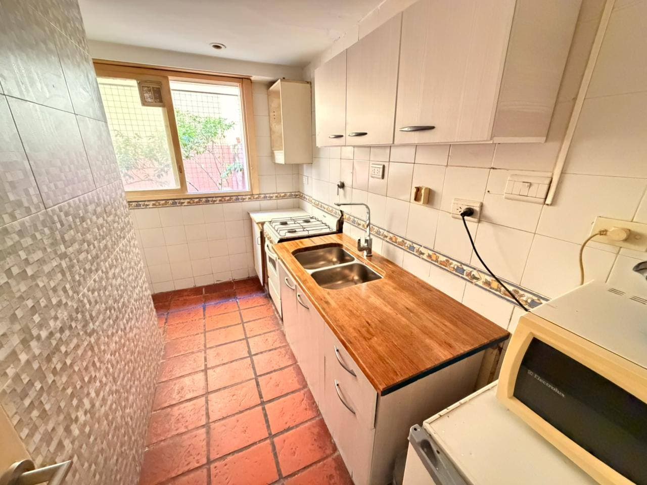 Departamento con Terraza Propia y Parrilla en Microcentro – Oportunidad — foto 4